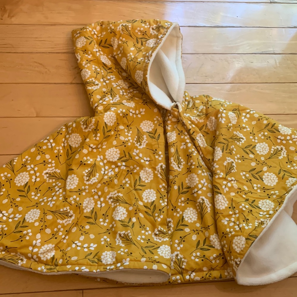 Car seat poncho💛